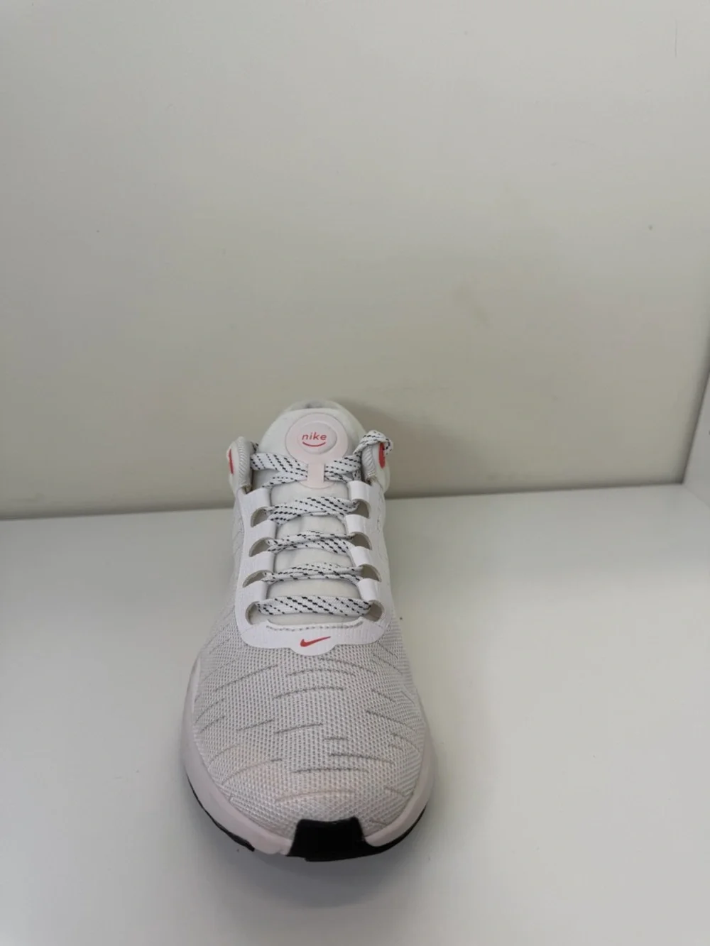 Nike Wmns Renew Serenity Run 'White Magic Ember' gym running streetwear